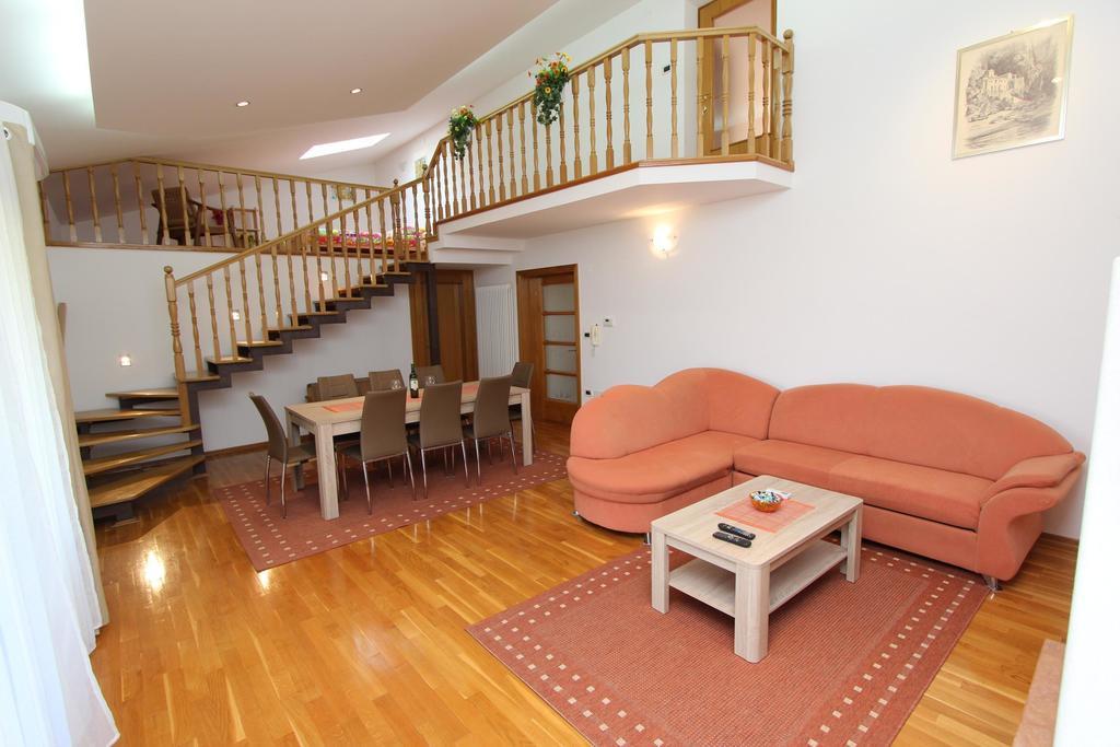 Apartment Villa Nera Pula Quarto foto